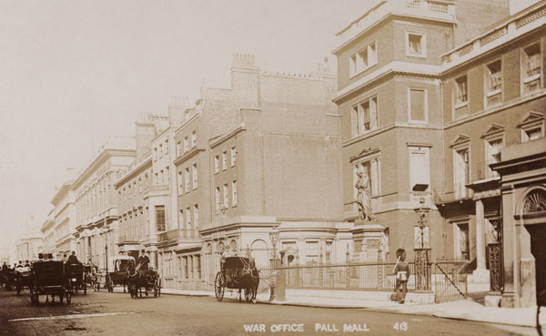 War Office, Pall Mall von English Photographer