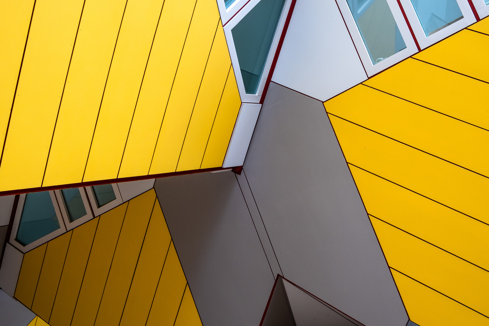 Gelbe Häuser 3 von Andrea Incerti