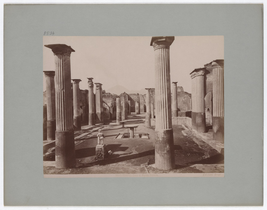 Pompei: Casa di Marco Olconio, No. 5045 von Giacomo Brogi