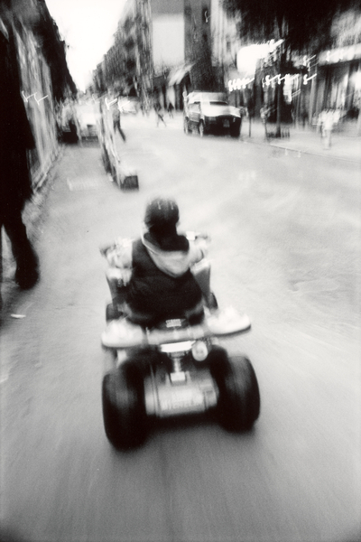 Scooter Kid, NY von James Galloway