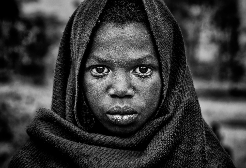 Junge vom Surmi-Stamm - Äthiopien von Joxe Inazio Kuesta Garmendia