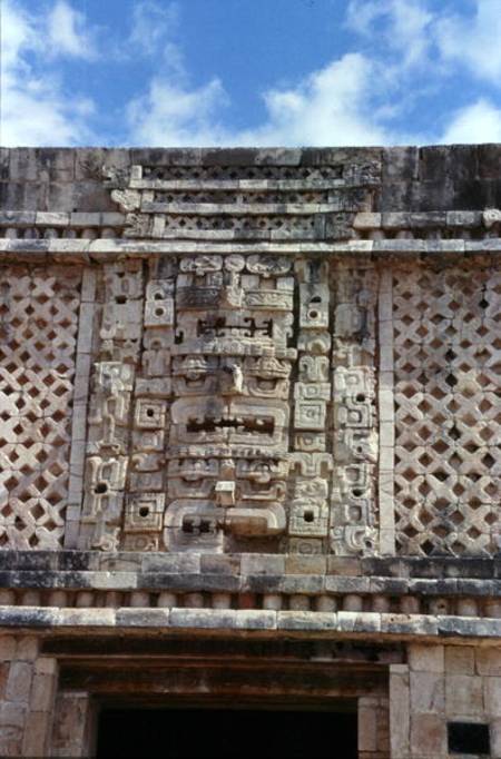Carving detail from the East Building of the Nunnery Quadrangle, Late Classic Maya von Mayan