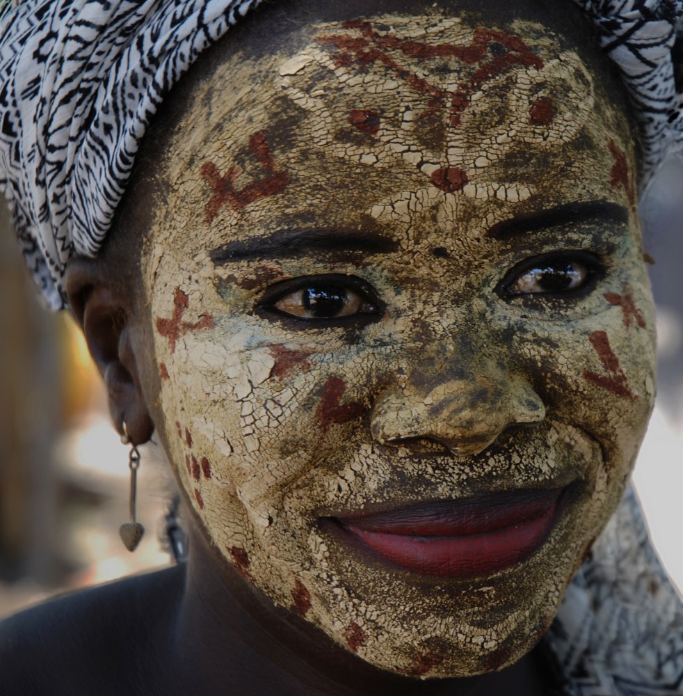 Frau in Nosy Sakatia Madagaskar von Michel Fournol