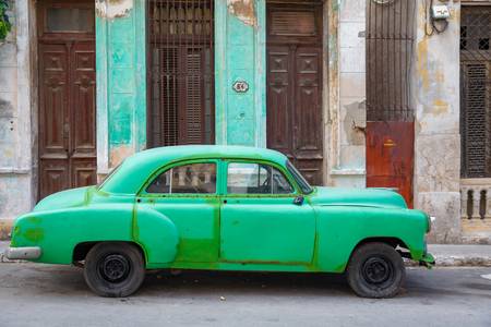 Oldtimer in Havana, Cuba. Street in Old Havana, Kuba 2020