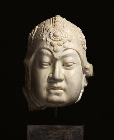 A Very Rare Finely-Carved White Marble Head Of A Lokapala von 