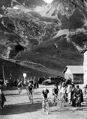 Tour de France 1929, 15th leg Grenoble/Evian on July 20 : here Antonin Magne ahead at the Lautaret p 1929