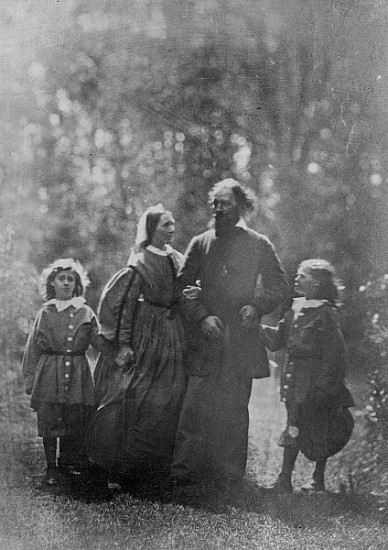 Alfred, Lord Tennyson with his wife Emily and two sons, Hallam and Lionel, c.1862 von Oscar Gustav Rejlander