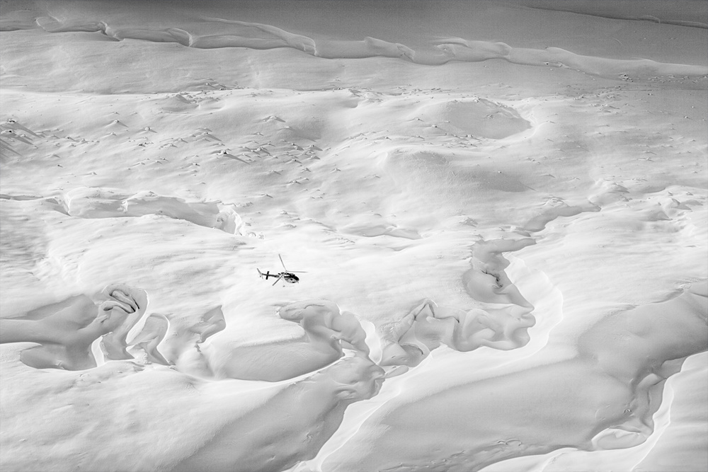 Flug über den Gletscherrissen von Peter Svoboda MQEP