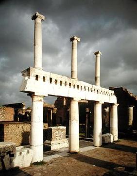 View of the portico of the Forum (photo) 18th