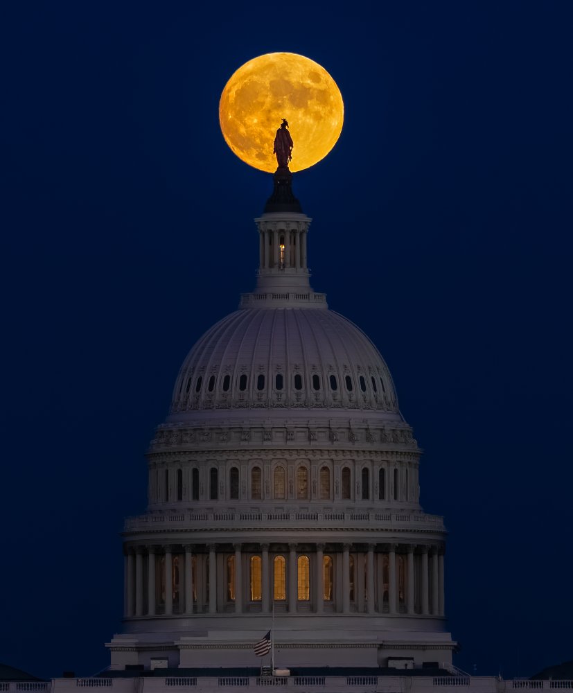 Mondaufgang in Washington Capital von Yanny Liu